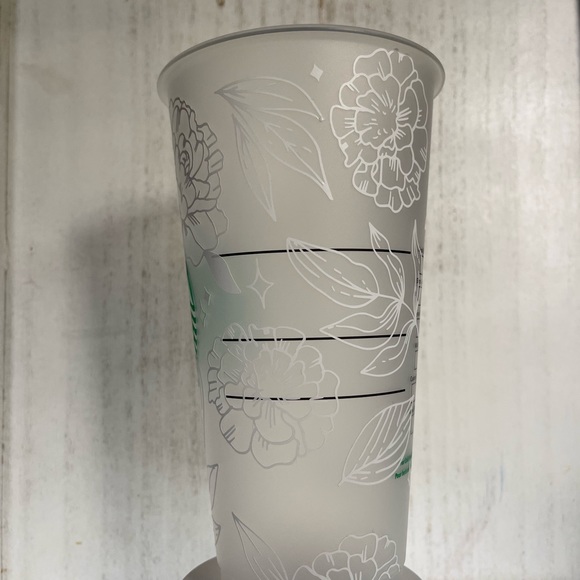 Flower Design Venti Starbucks Cold Cup - Picture 6 of 6